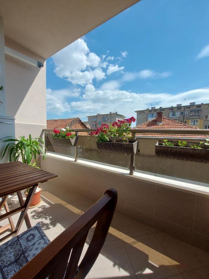 Toni'S Hidden Gem Apartment Казанлък Екстериор снимка
