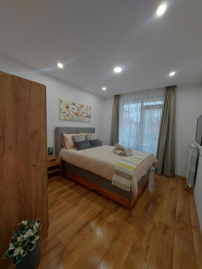 Toni'S Hidden Gem Apartment Казанлък Екстериор снимка