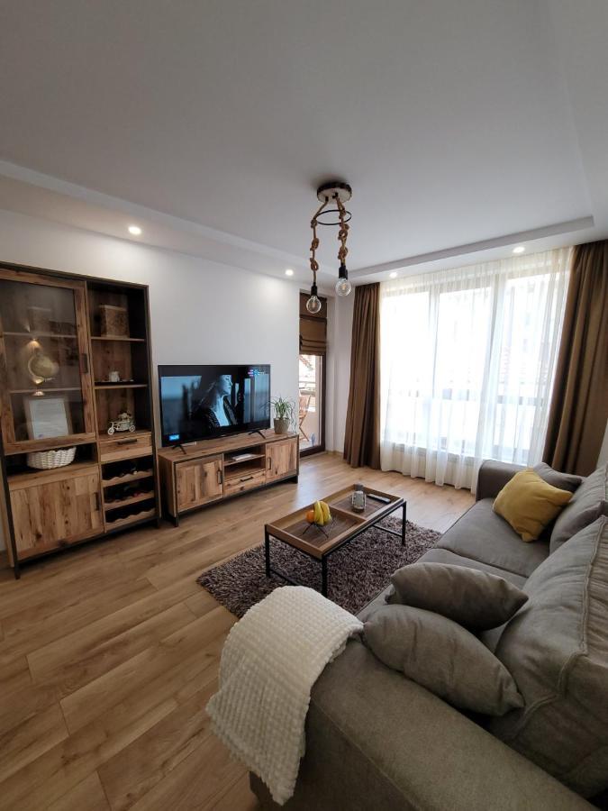 Toni'S Hidden Gem Apartment Казанлък Екстериор снимка